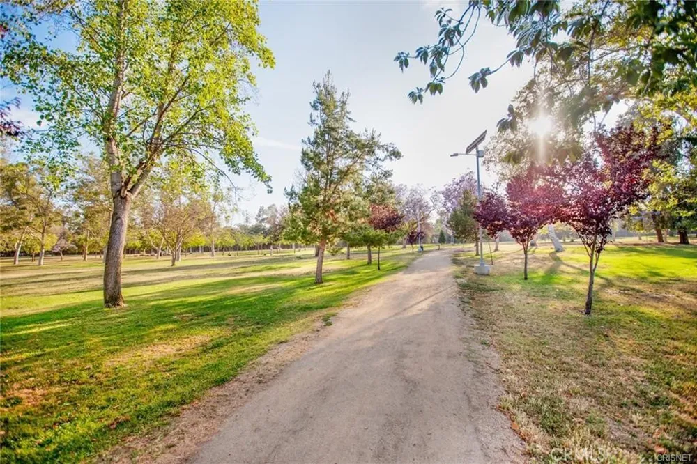 5143 Bakman #417 North Hollywood, CA 91601