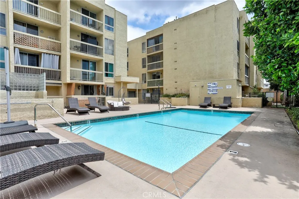5143 Bakman #417 North Hollywood, CA 91601