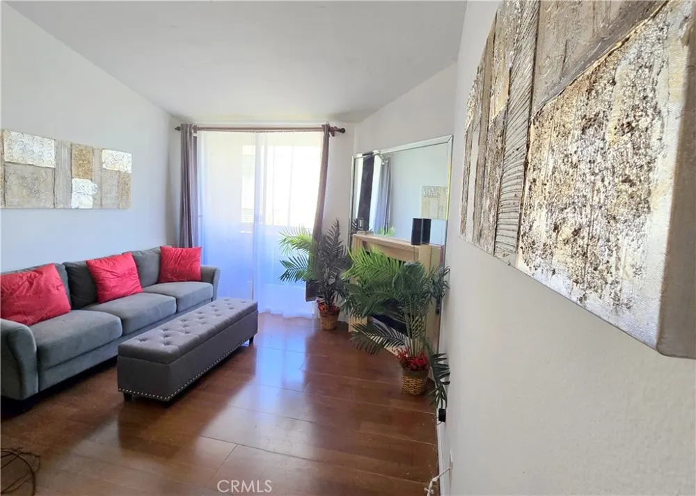 5143 Bakman #417 North Hollywood, CA 91601