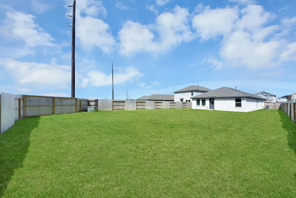 10411 Birds Nest Drive Beasley, TX 77417