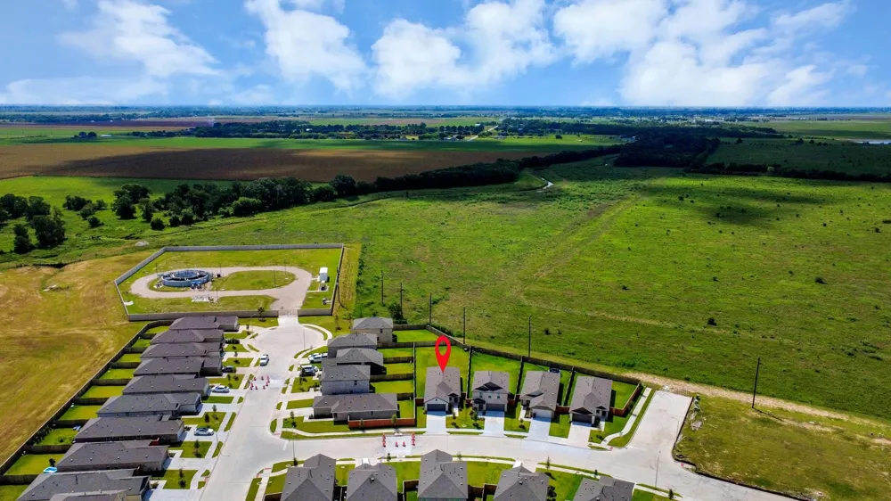 10411 Birds Nest Drive Beasley, TX 77417