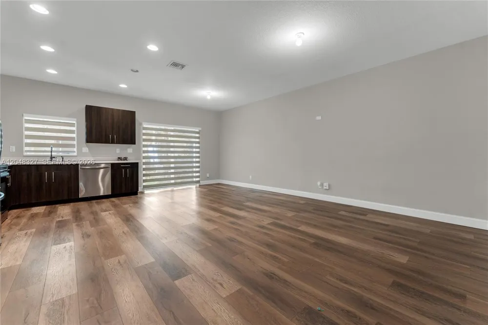 4040 NW 11th St Lauderhill, FL 33313