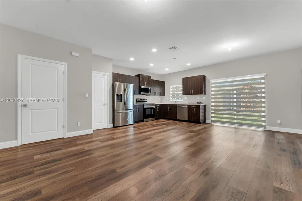 4040 NW 11th St Lauderhill, FL 33313