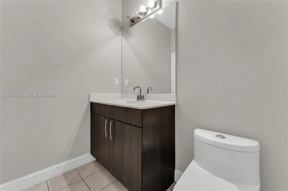4040 NW 11th St Lauderhill, FL 33313