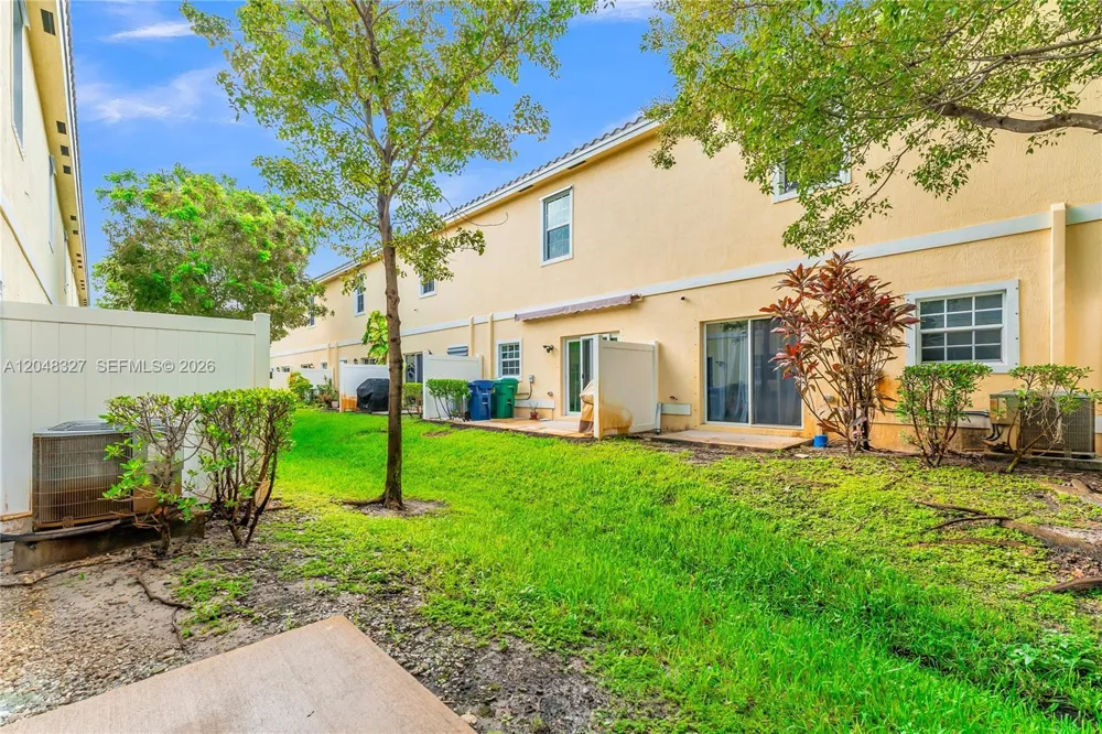 4040 NW 11th St Lauderhill, FL 33313