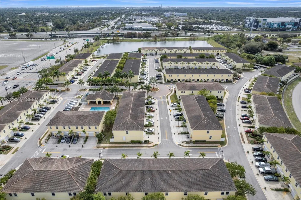 4040 NW 11th St Lauderhill, FL 33313