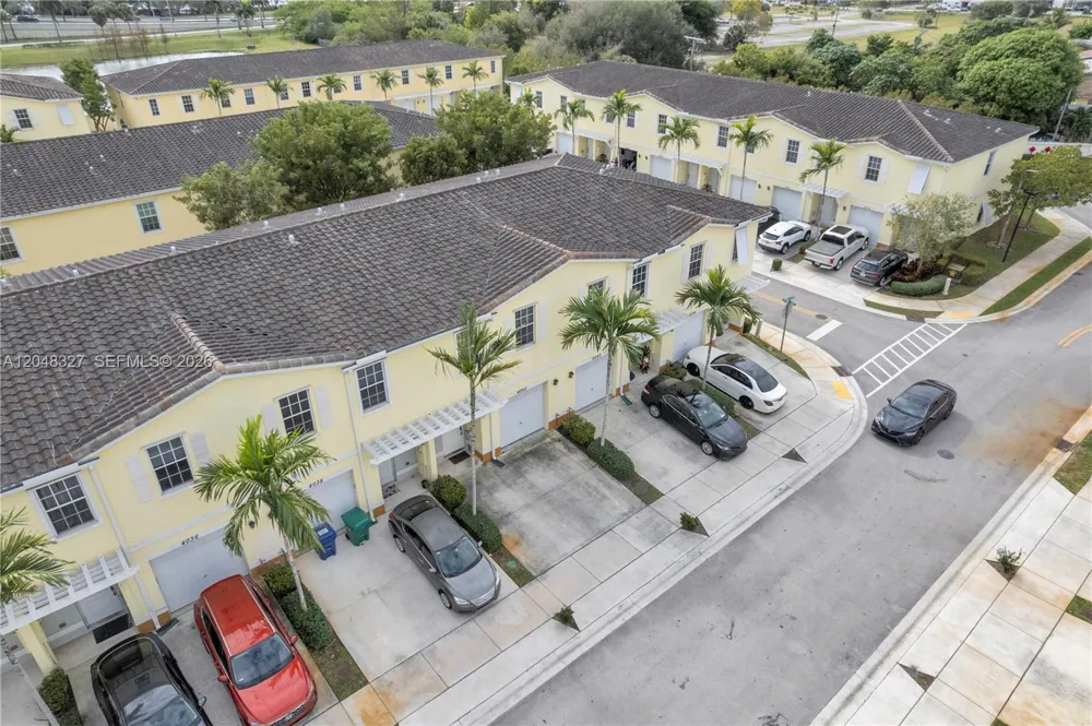 4040 NW 11th St Lauderhill, FL 33313