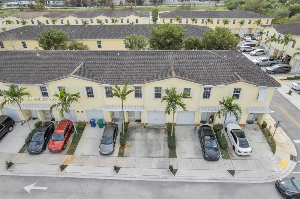 4040 NW 11th St Lauderhill, FL 33313