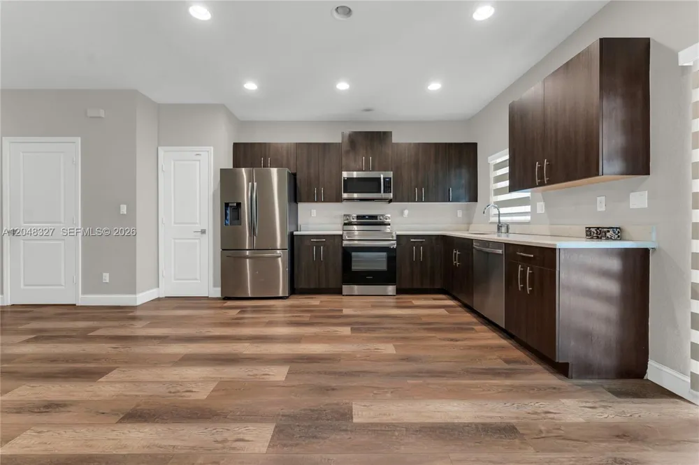 4040 NW 11th St Lauderhill, FL 33313