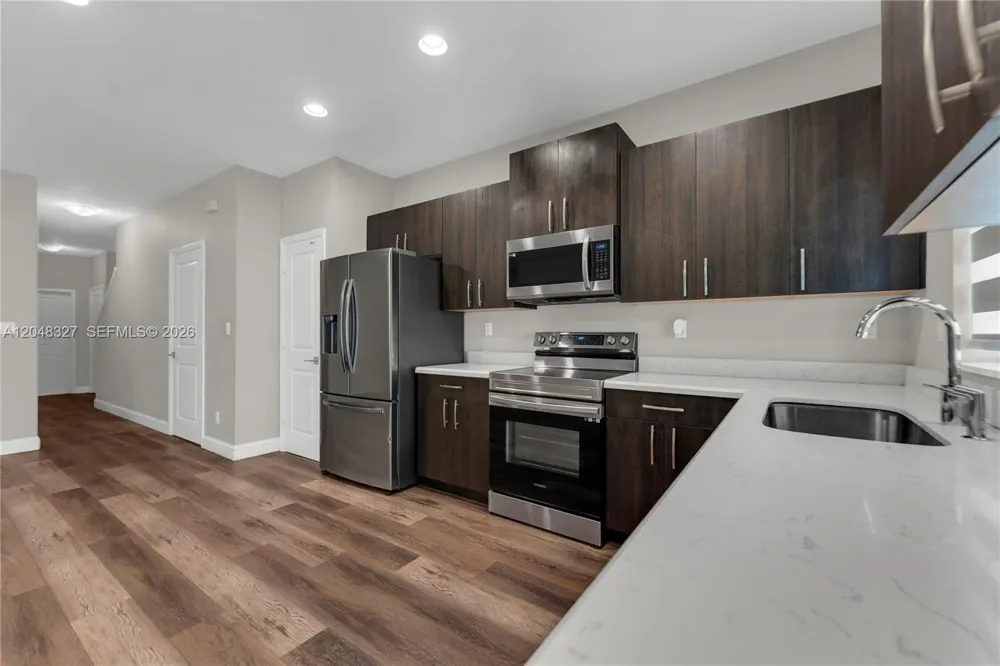 4040 NW 11th St Lauderhill, FL 33313