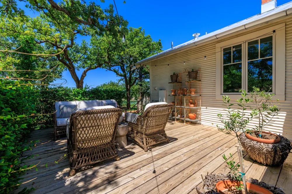 17 Dusty Farm Lane Fredericksburg, TX 78624
