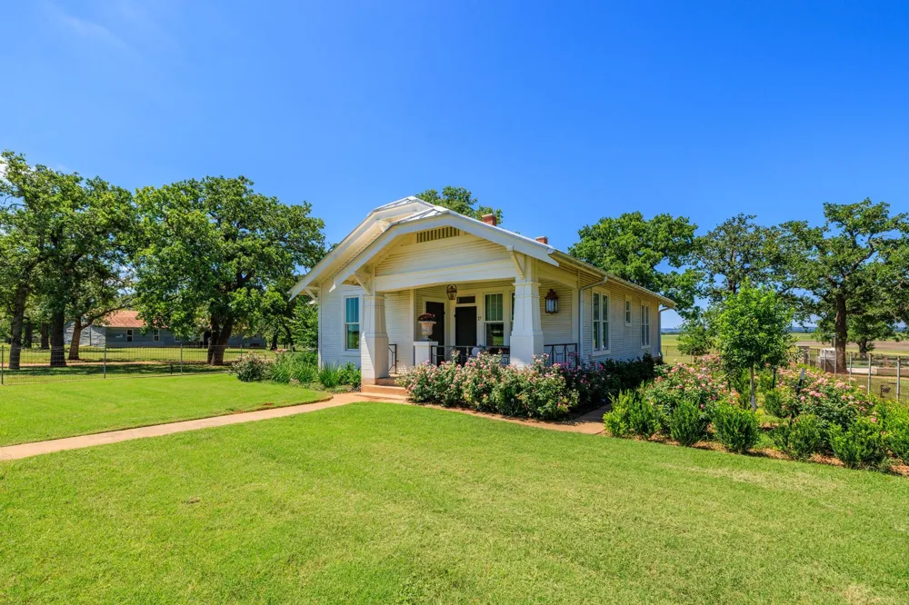 17 Dusty Farm Lane Fredericksburg, TX 78624
