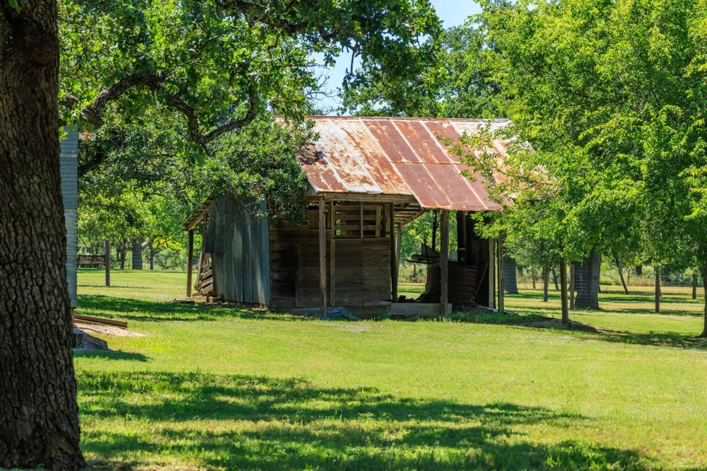 17 Dusty Farm Lane Fredericksburg, TX 78624