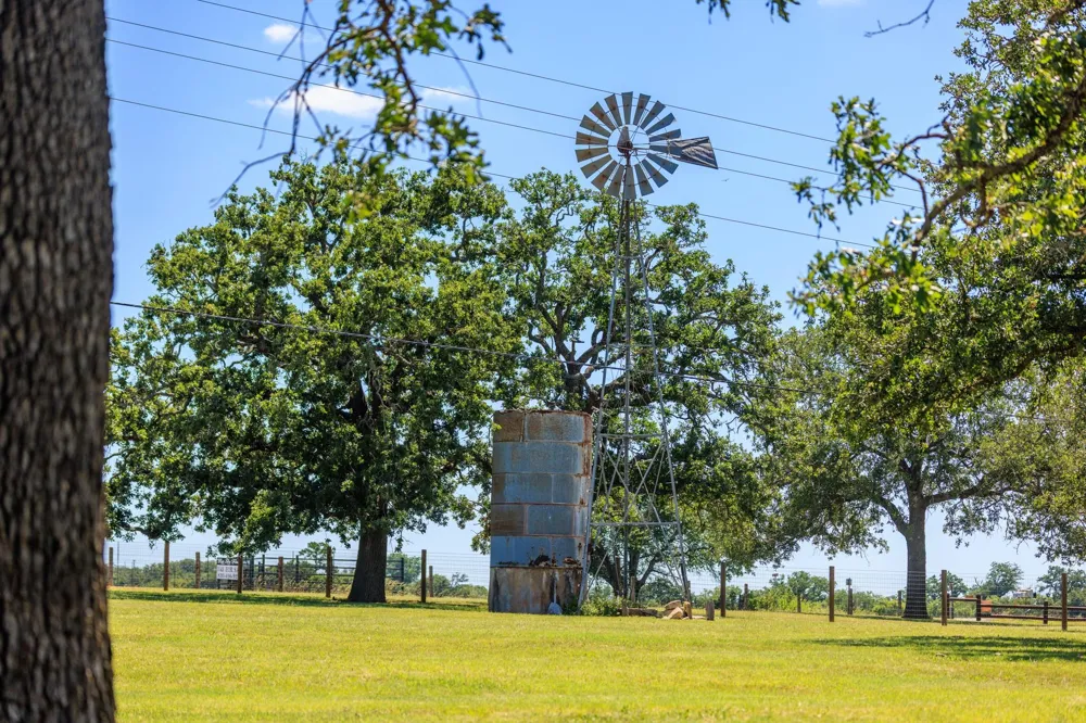 17 Dusty Farm Lane Fredericksburg, TX 78624