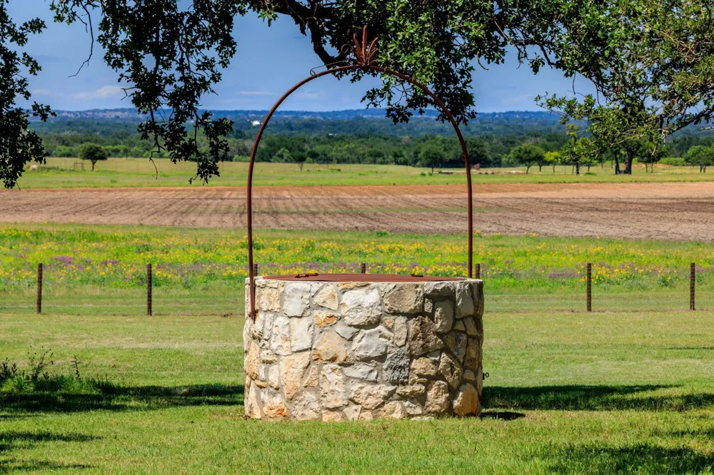 17 Dusty Farm Lane Fredericksburg, TX 78624