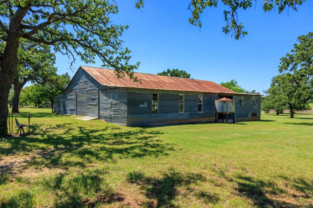 17 Dusty Farm Lane Fredericksburg, TX 78624