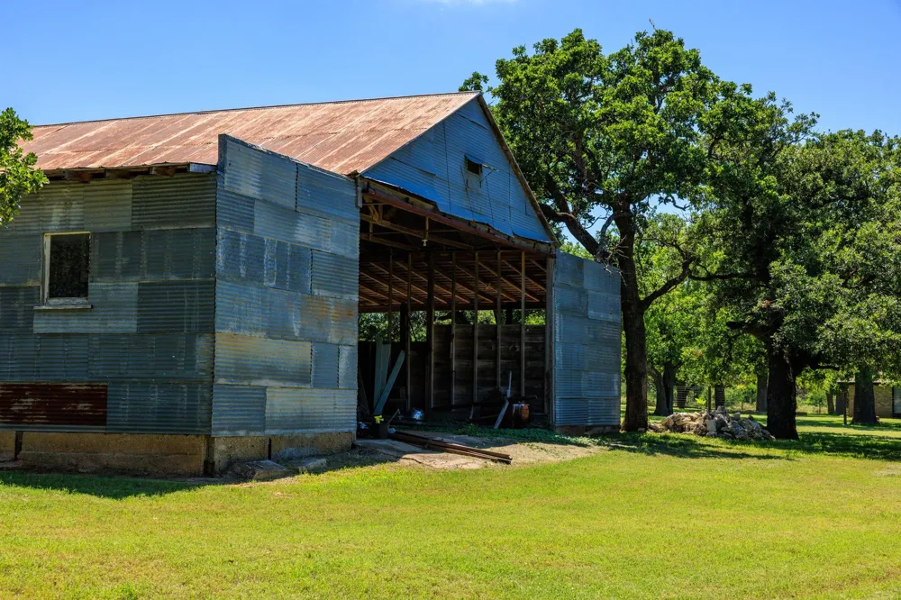 17 Dusty Farm Lane Fredericksburg, TX 78624