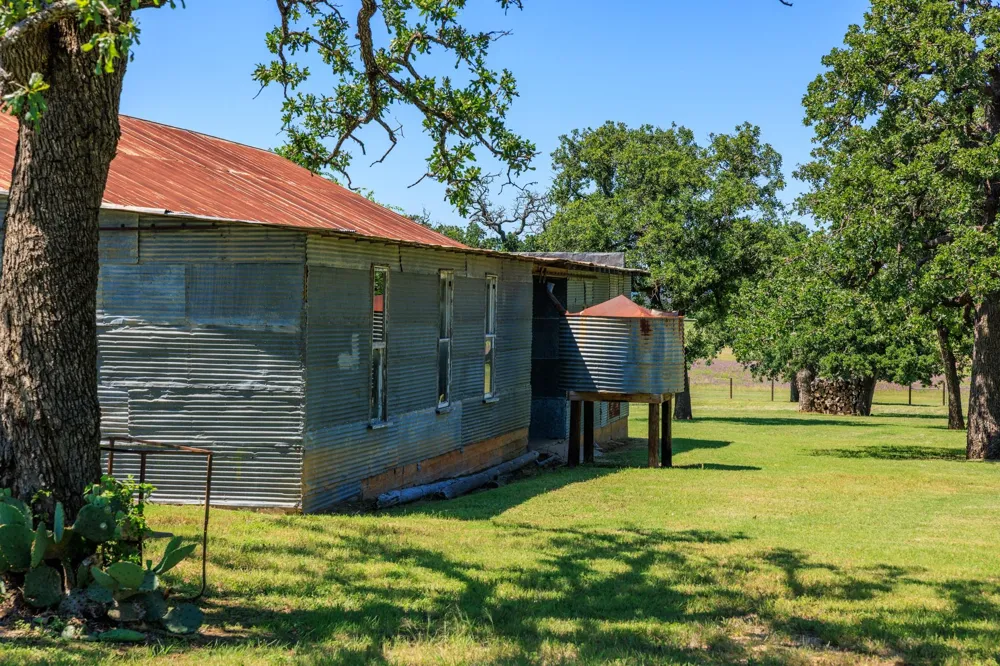 17 Dusty Farm Lane Fredericksburg, TX 78624