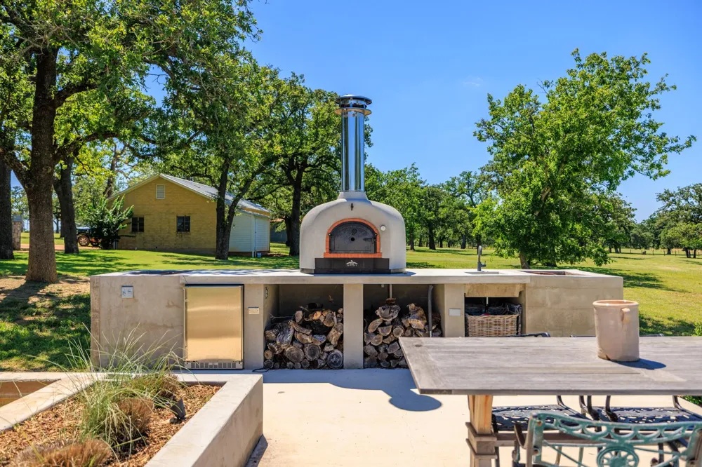 17 Dusty Farm Lane Fredericksburg, TX 78624