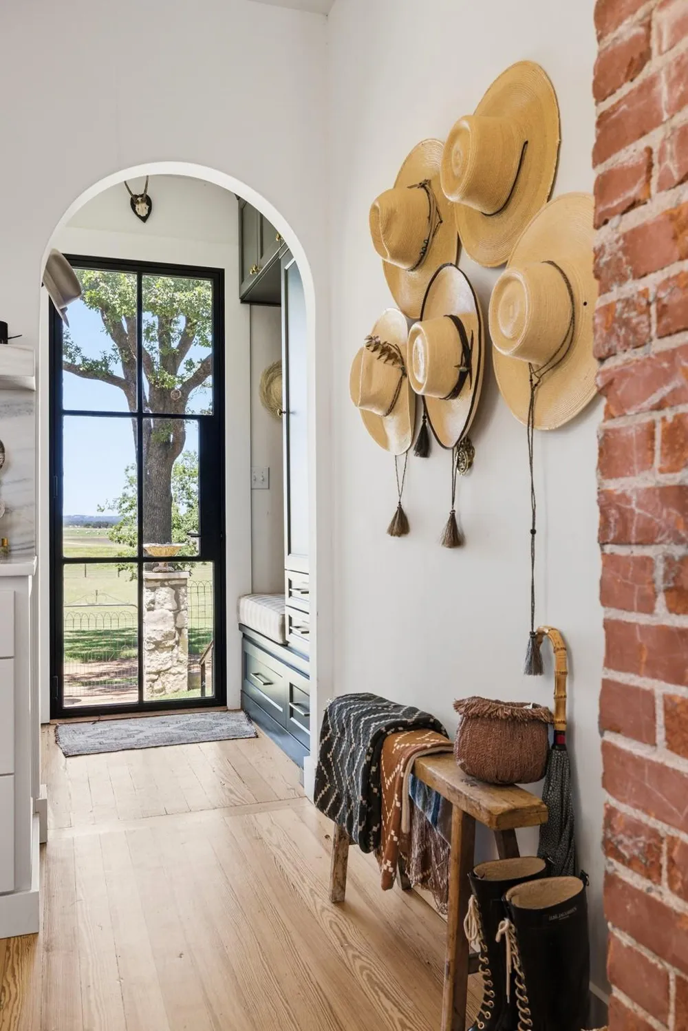 17 Dusty Farm Lane Fredericksburg, TX 78624