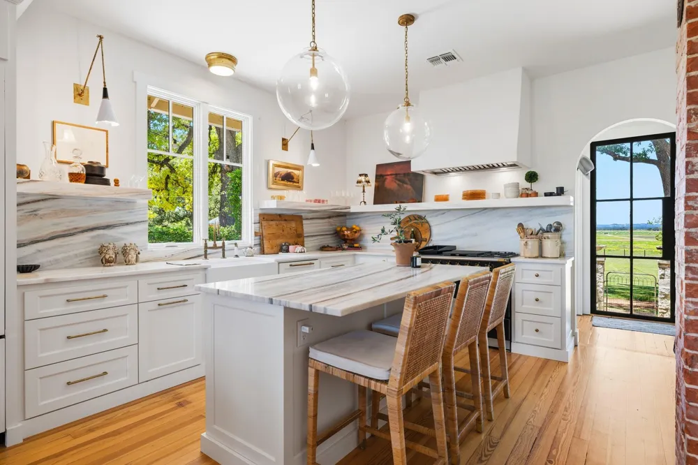 17 Dusty Farm Lane Fredericksburg, TX 78624