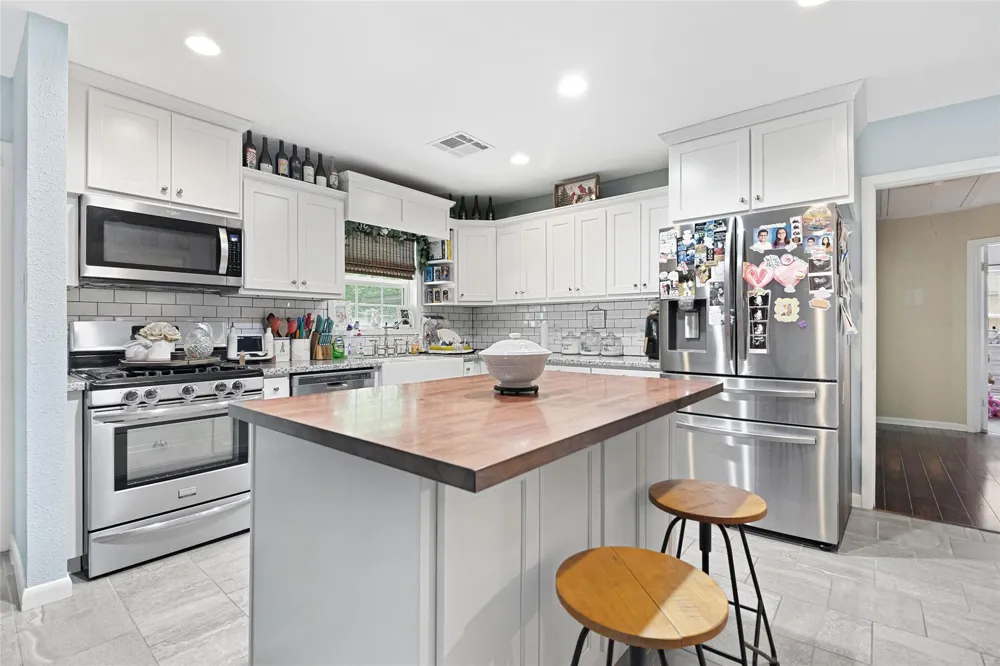 1413 Andrea Drive Bay City, TX 77414
