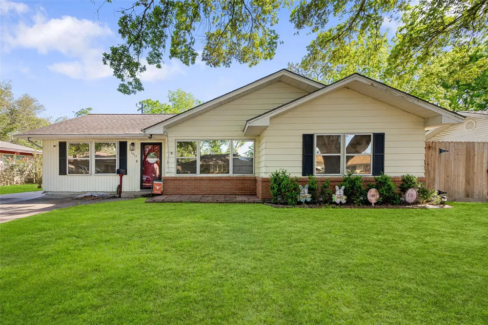 1413 Andrea Drive Bay City, TX 77414