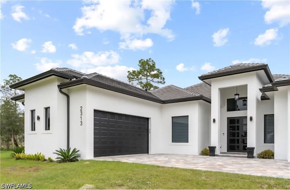 6th Avenue SE Naples, FL 34117
