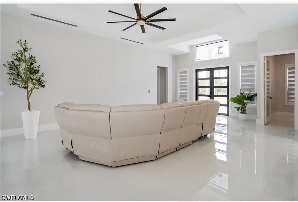 6th Avenue SE Naples, FL 34117