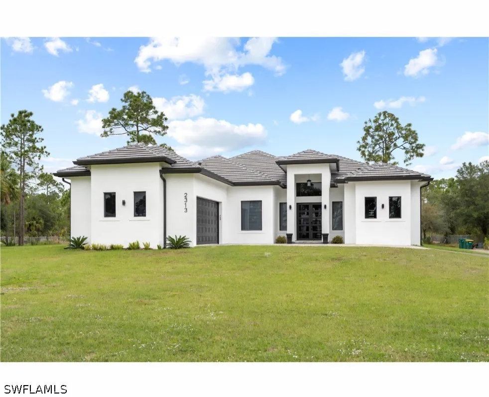 6th Avenue SE Naples, FL 34117