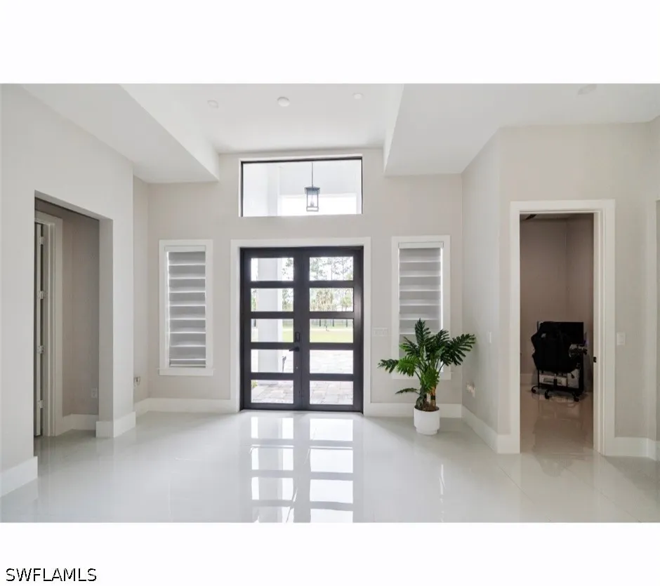 6th Avenue SE Naples, FL 34117