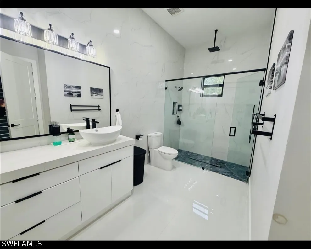 6th Avenue SE Naples, FL 34117