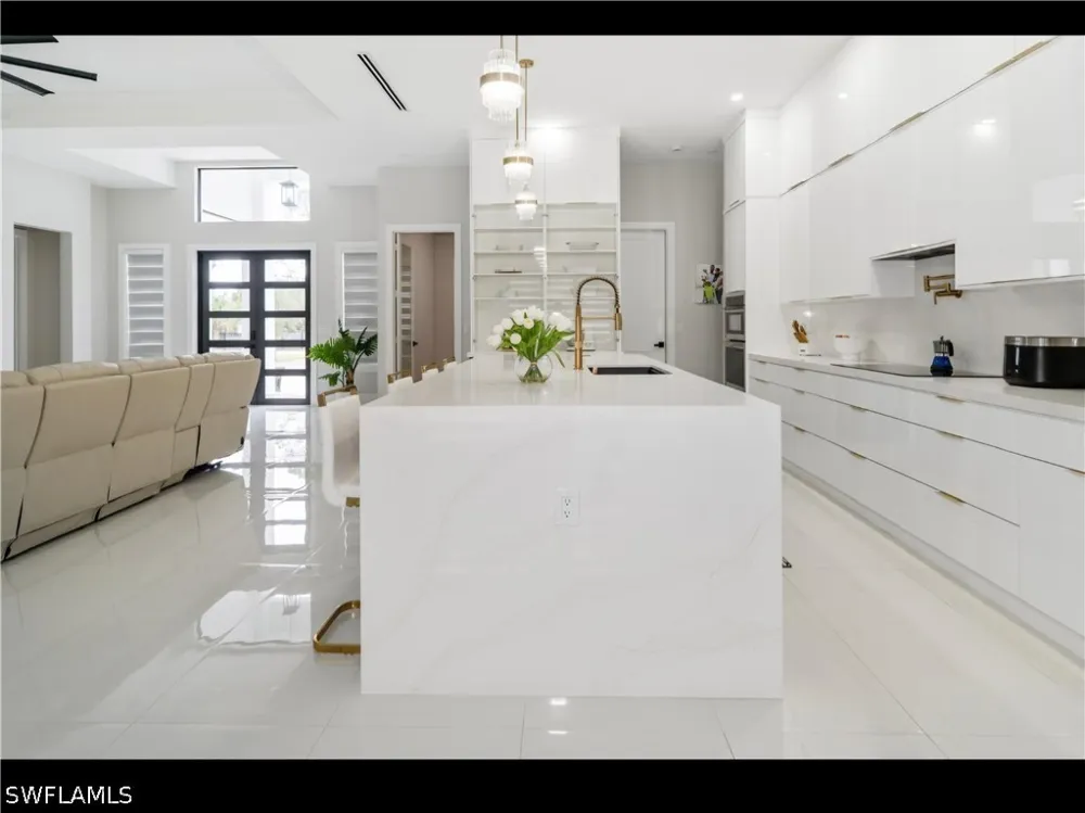6th Avenue SE Naples, FL 34117