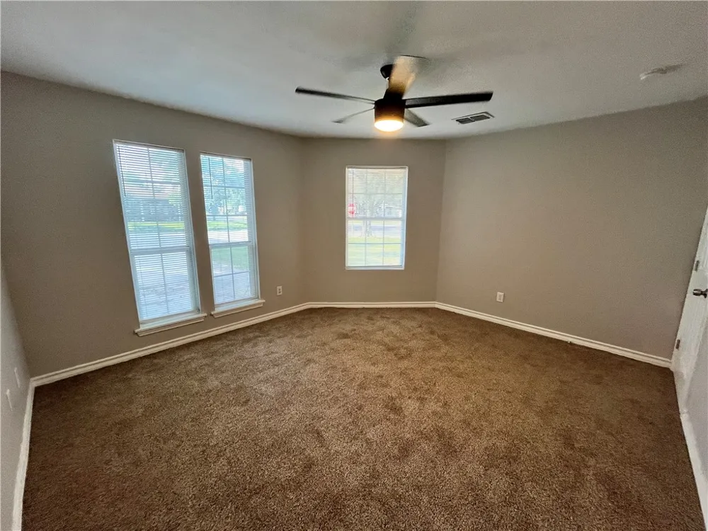908 E Hefferman Street Beeville, TX 78102