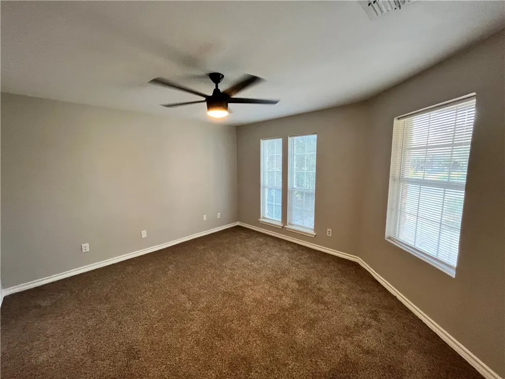 908 E Hefferman Street Beeville, TX 78102