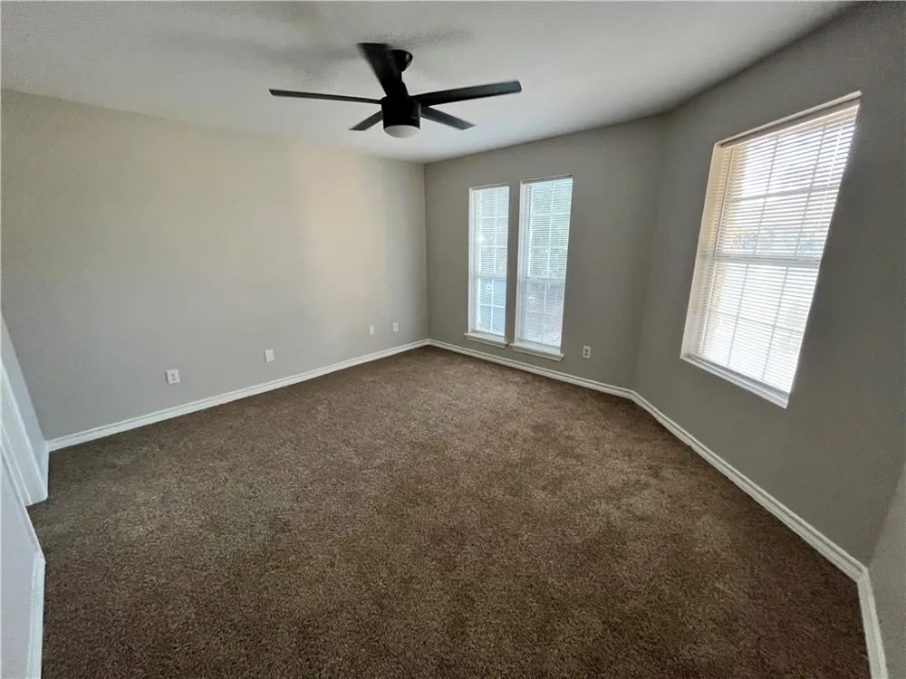 908 E Hefferman Street Beeville, TX 78102