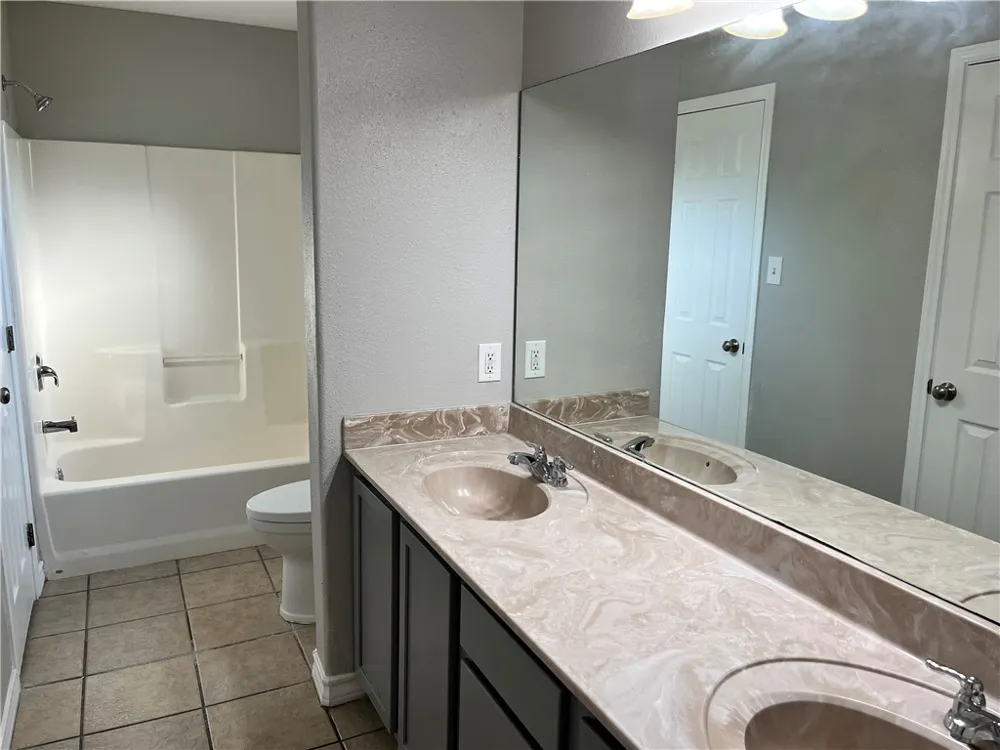 908 E Hefferman Street Beeville, TX 78102
