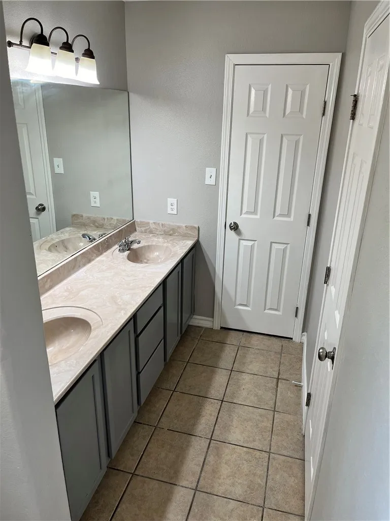 908 E Hefferman Street Beeville, TX 78102