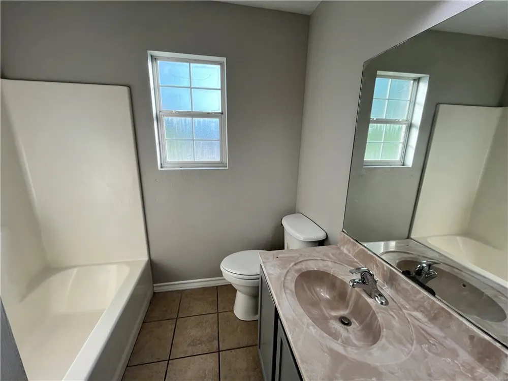 908 E Hefferman Street Beeville, TX 78102
