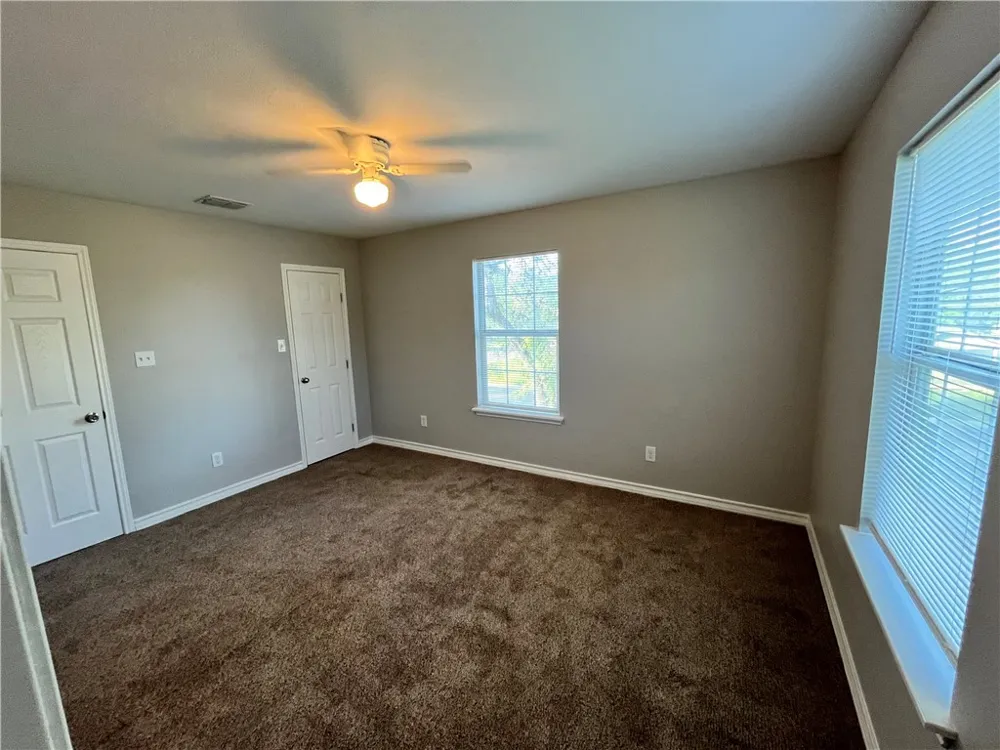 908 E Hefferman Street Beeville, TX 78102