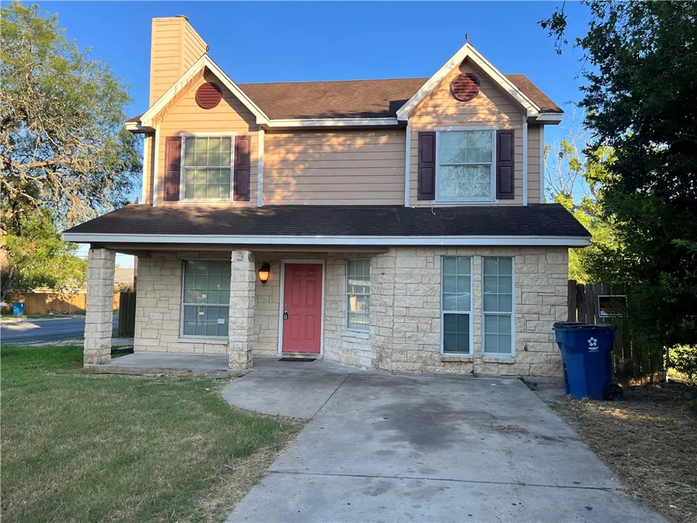 908 E Hefferman Street Beeville, TX 78102