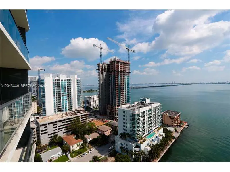 460 NE 28 STREET #2805 Miami, FL 33137