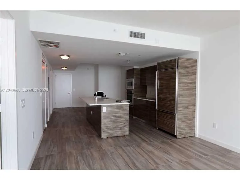 460 NE 28 STREET #2805 Miami, FL 33137