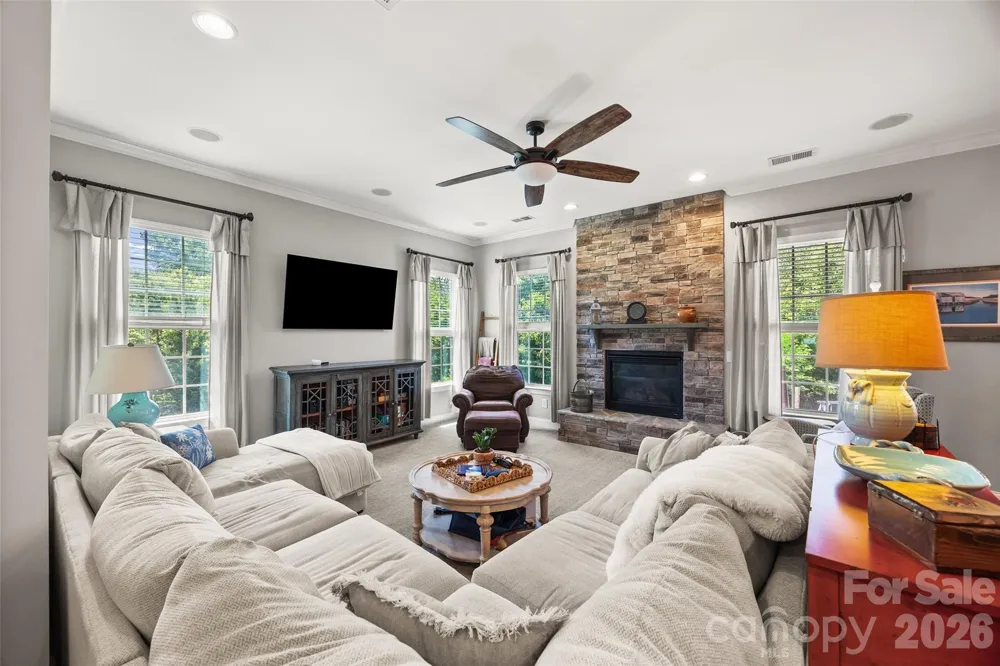 8477 Whitworth Avenue Harrisburg, NC 28075