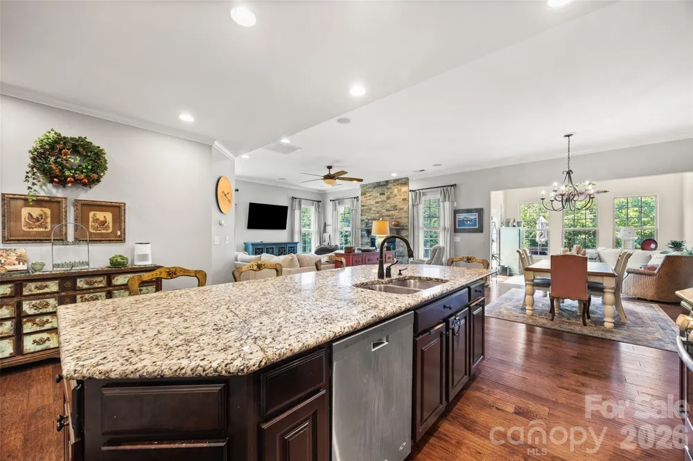 8477 Whitworth Avenue Harrisburg, NC 28075