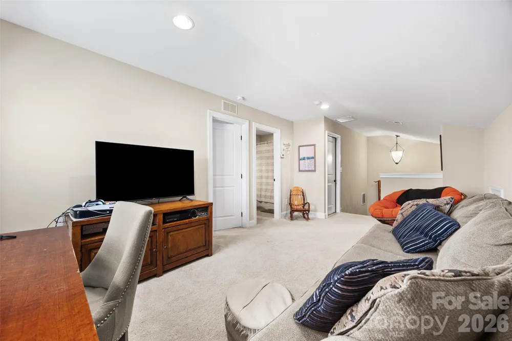 8477 Whitworth Avenue Harrisburg, NC 28075