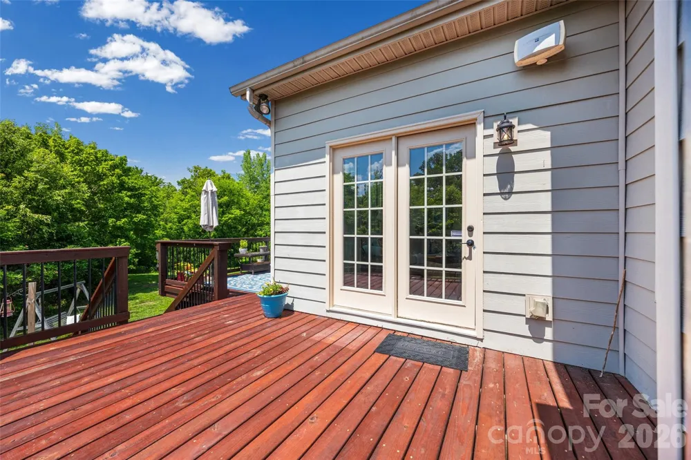 8477 Whitworth Avenue Harrisburg, NC 28075