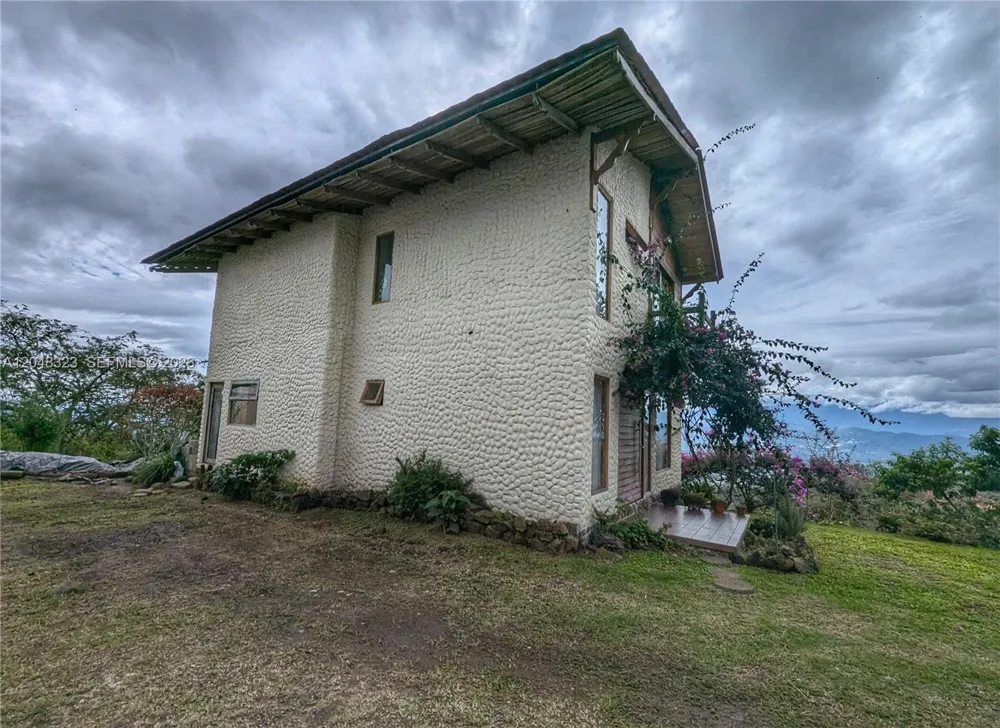 6 Cervantes Cartago Costa Rica 