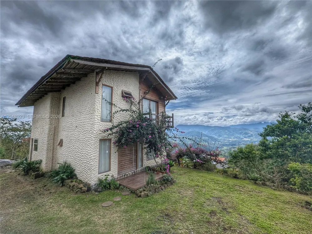 6 Cervantes Cartago Costa Rica 