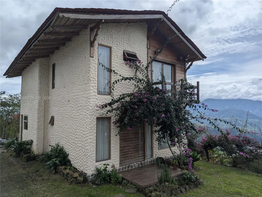 6 Cervantes Cartago Costa Rica 